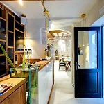Boutique House Forty-four بيت ضيافة