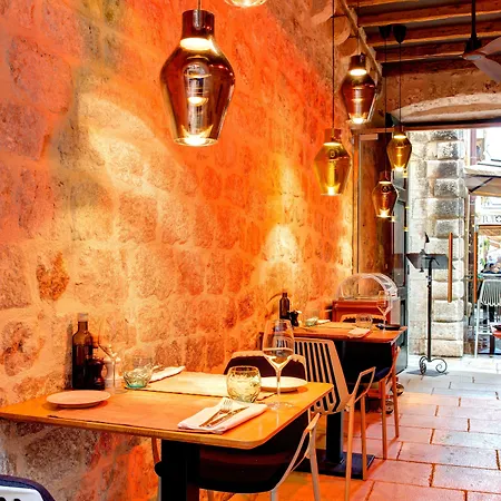 Forty-four Pensionat 4*