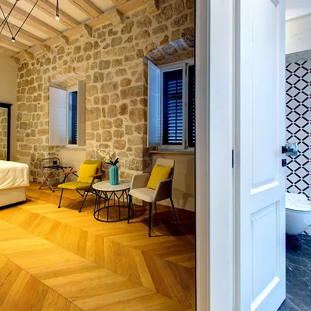 Gostinjska kuća Forty-four 4*