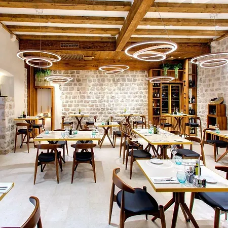 Forty-four 4* Ντουμπρόβνικ