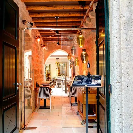 Boutique House Forty-four
