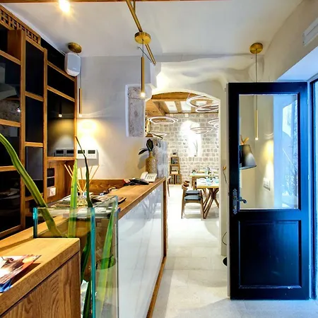 Forty-four Gostinjska kuća