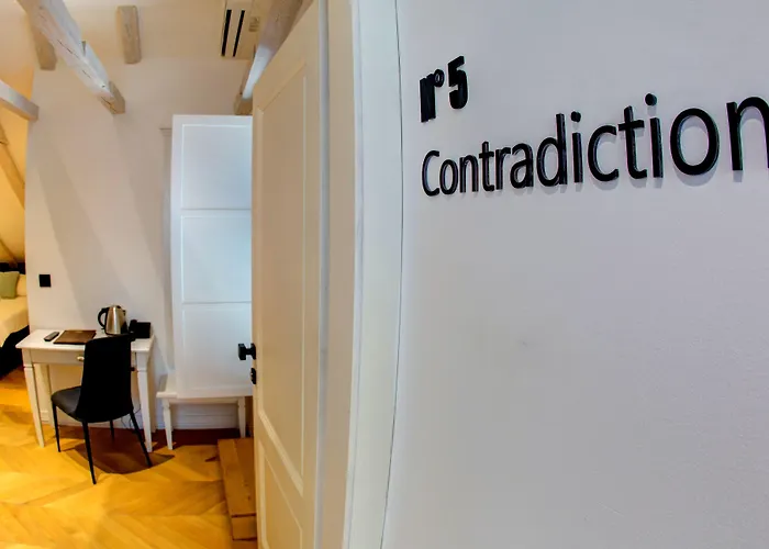 Pensión Boutique House Forty-Four 4*