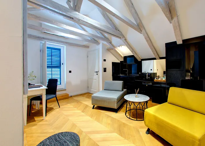 Pensión Boutique House Forty-Four 4*