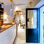 Boutique House Forty-four 게스트하우스 4*